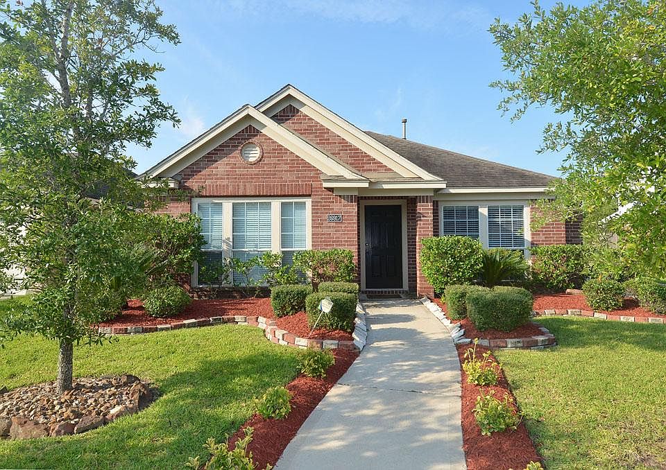 1st image of 26917 Kings Crescent Dr