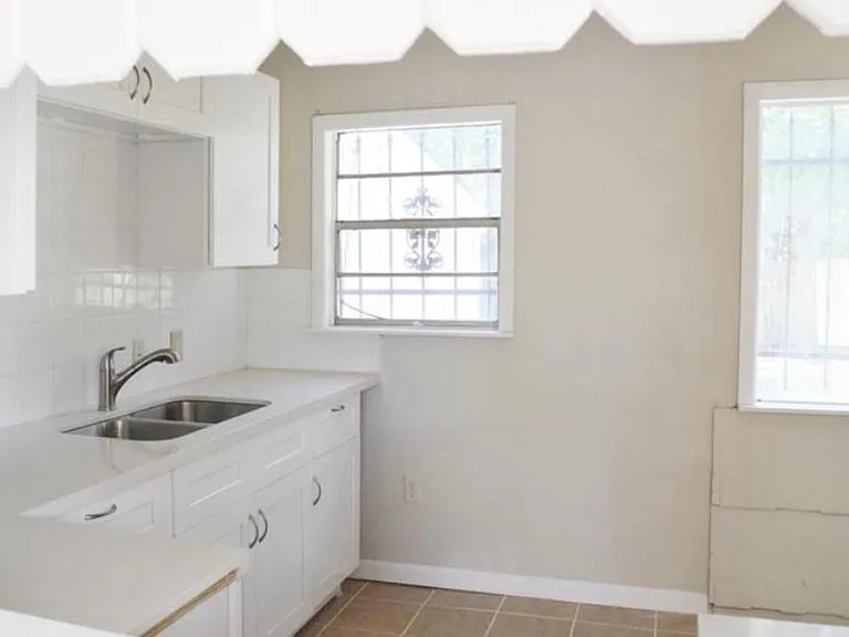 2514 Lynnfield St — Photo 4