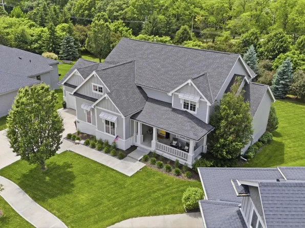 1606 S 221st Cir, Elkhorn, NE 68022