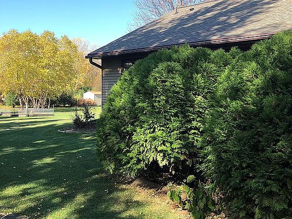 5th image of N7829 Niagara Ct S