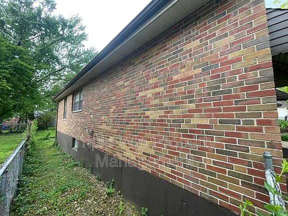 3rd image of 6918 Etzel Ave