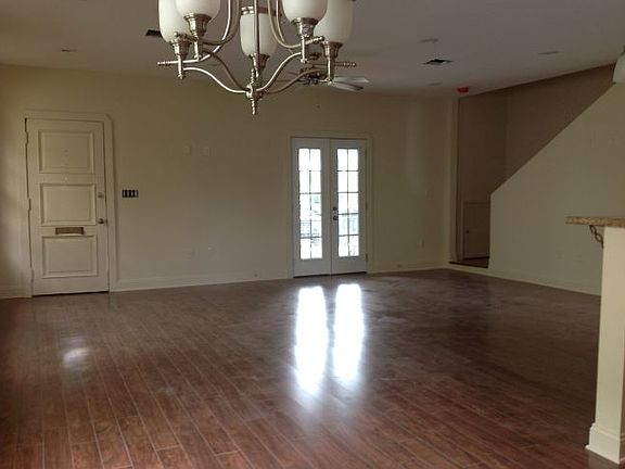 2nd image of 3306 Louisiana Avenue Pkwy