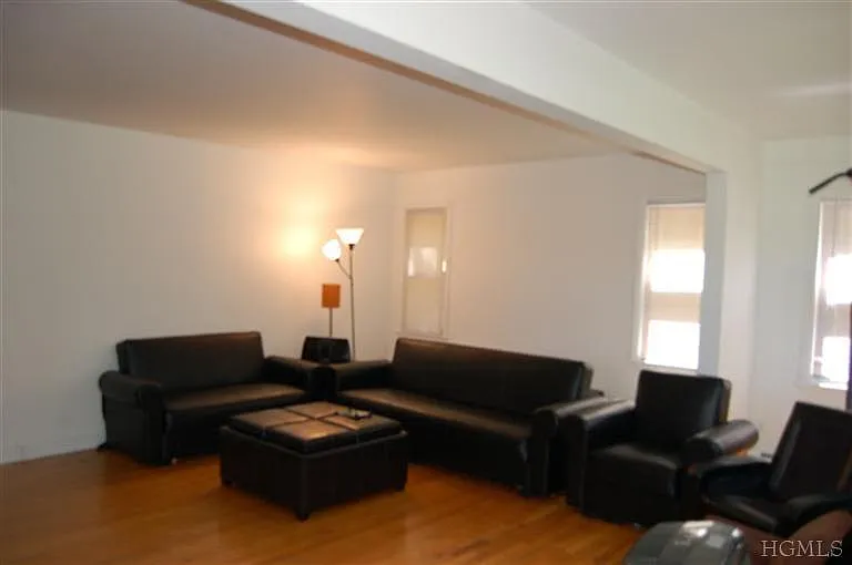 80 Hawkes Ave — Photo 4