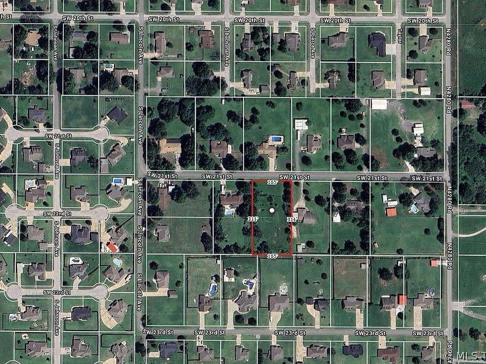 2nd image of 905 SW 21st St