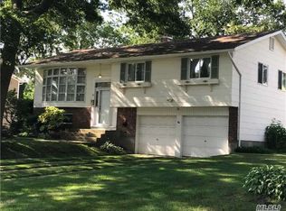76 Tracy Ln, East Islip, NY 11730