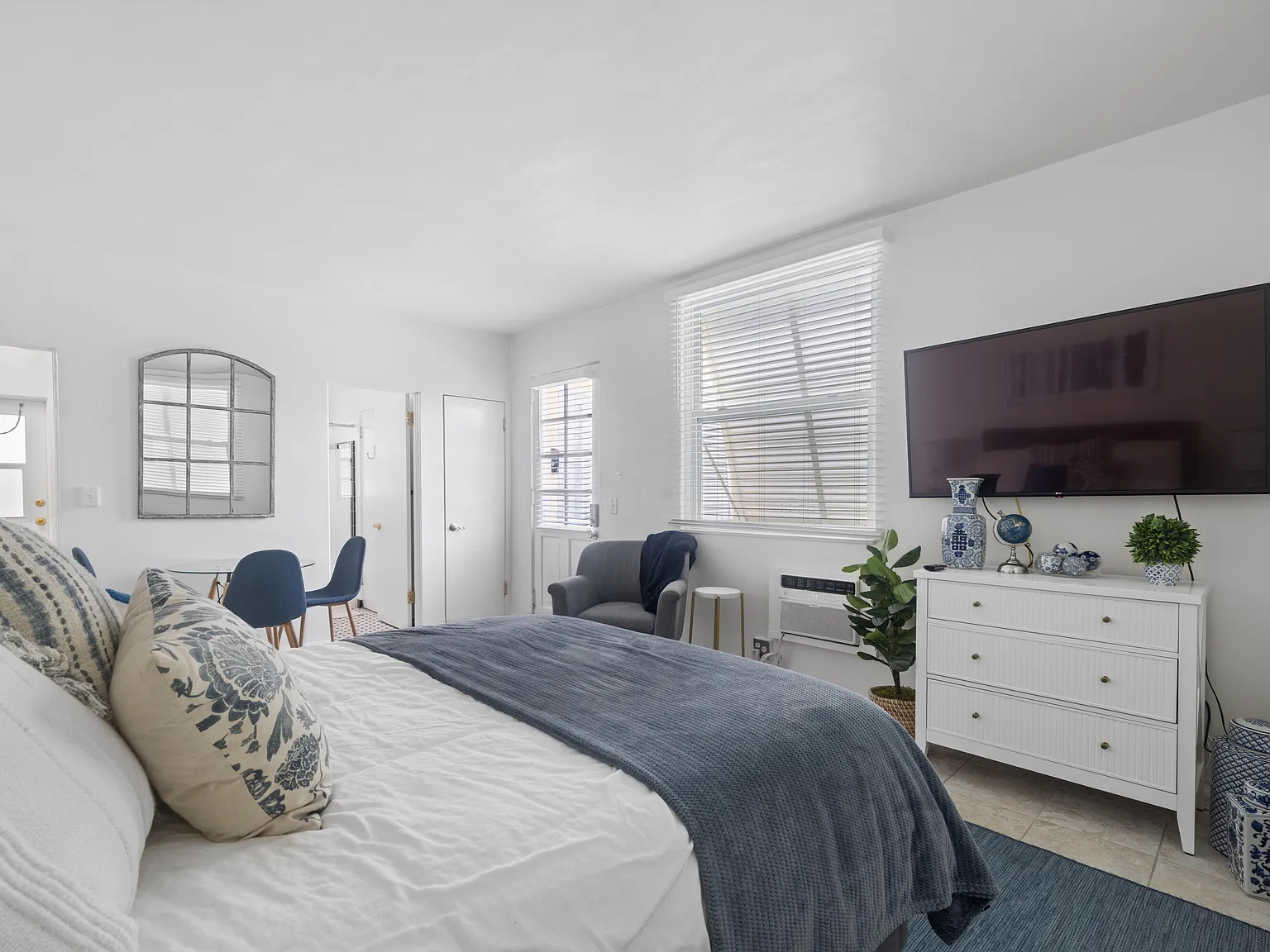 1 bed, 1.0 bath, 400 sqft, $3,350 — Photo 2