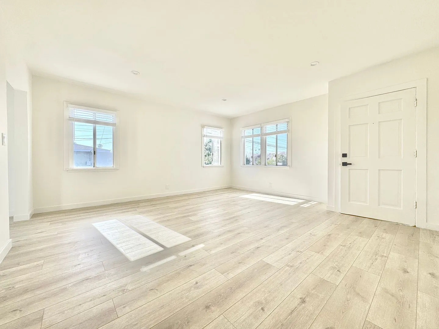 1600 Chestnut Ave — Photo 4