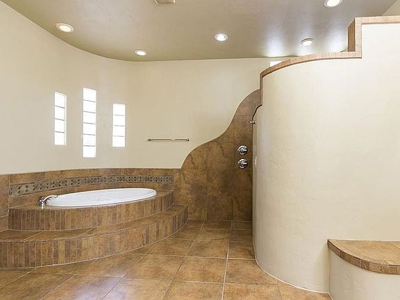 5th image of 6310 Barela Dr