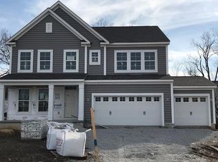 1289 Golfview Ln, Grove City, OH