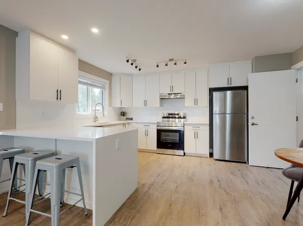 10219 146th St NW #2, Edmonton, AB T5N 3A1