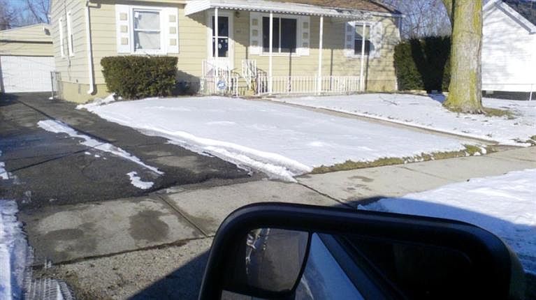 1st image of 957 Hawthorne Ave