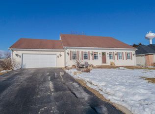 202 Morning Star Ct, Stillman Valley, IL 61084