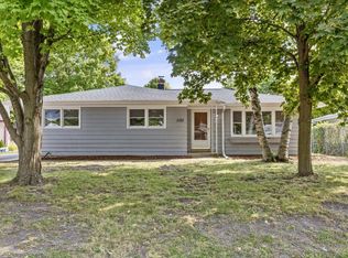 1121 Hillock Dr, Racine, WI 53406