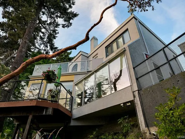 317 Bessborough Close, View Royal, BC V9B 5M3
