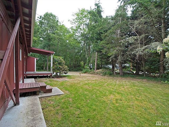3rd image of 4575 Woodland Cir