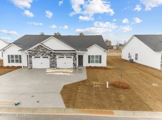 4303 Laurel Ridge Dr #B, Greenville, NC 27834
