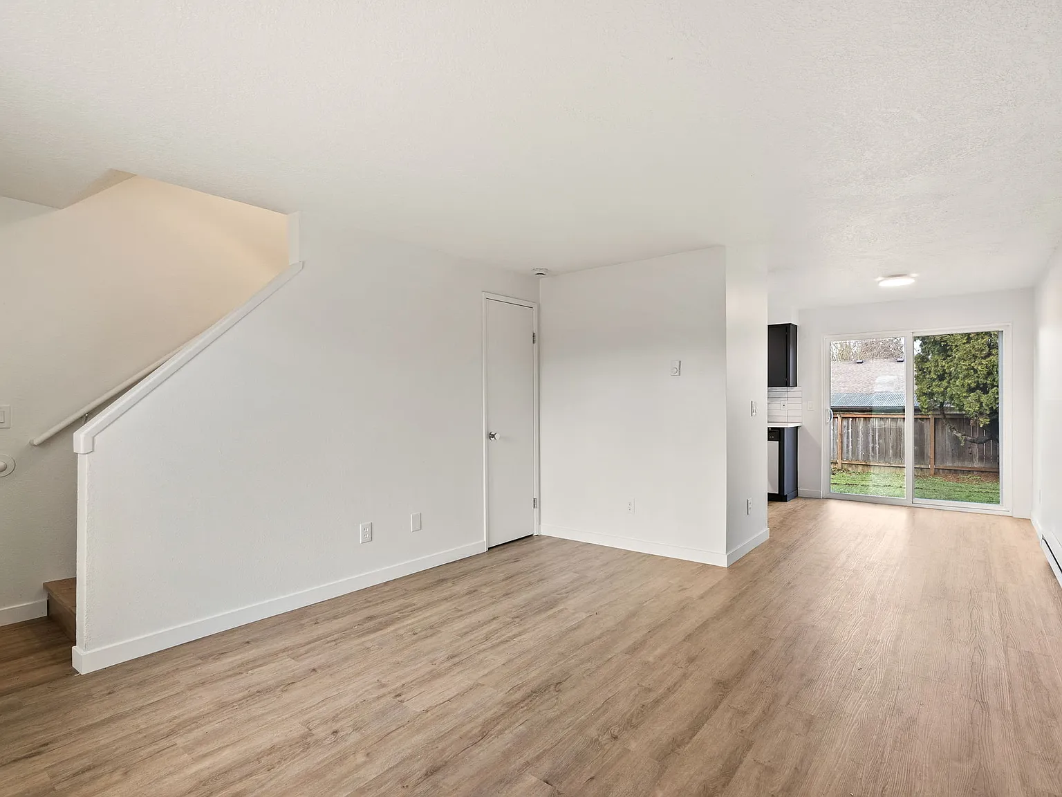 5421 Killingsworth Apartments - 5427 — Photo 4