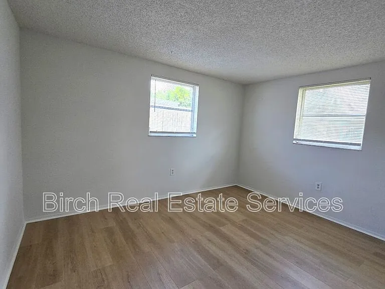 3200 Peterborough St — Photo 13