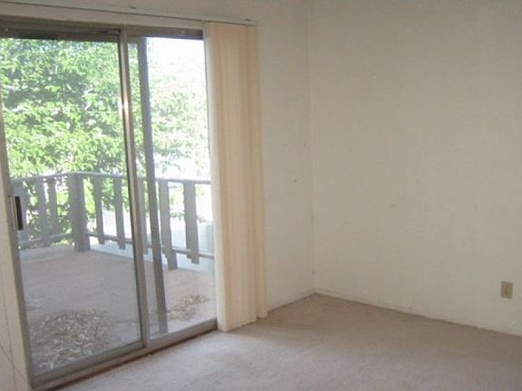 5th image of 5905 Vegas Dr