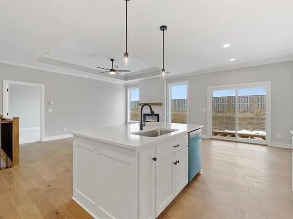 24948 W 94th Pl, Lenexa, KS 66227