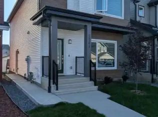 9335 152nd St NW #1A, Edmonton, AB T5R 1M8