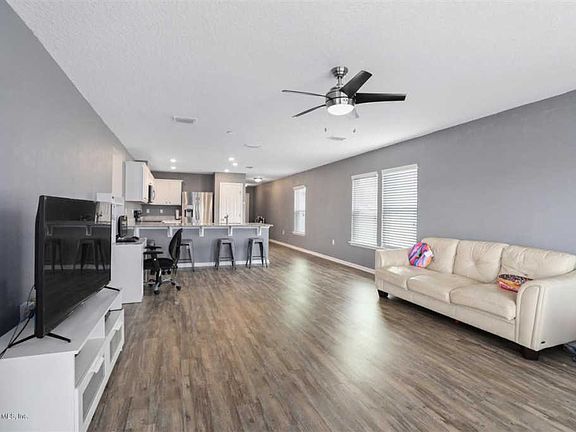 4th image of 6417 Riverplace Landing Dr