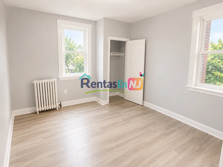 233 Littleton Ave #11A — Photo 1