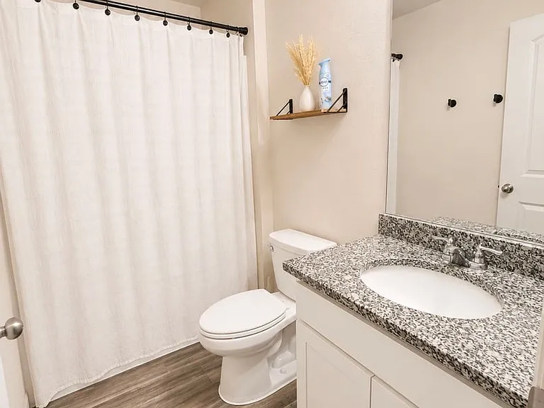 251 Breakwater St SE — Photo 5
