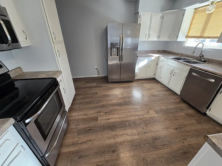 3169 Stanford Ct — Photo 20