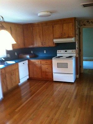 2nd image of 263 Bridge St