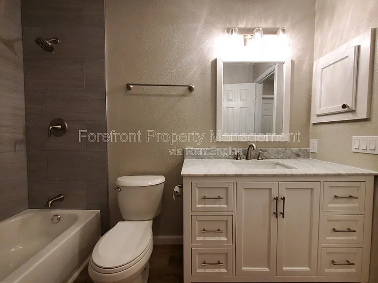 5717 Lochmoor — Photo 9