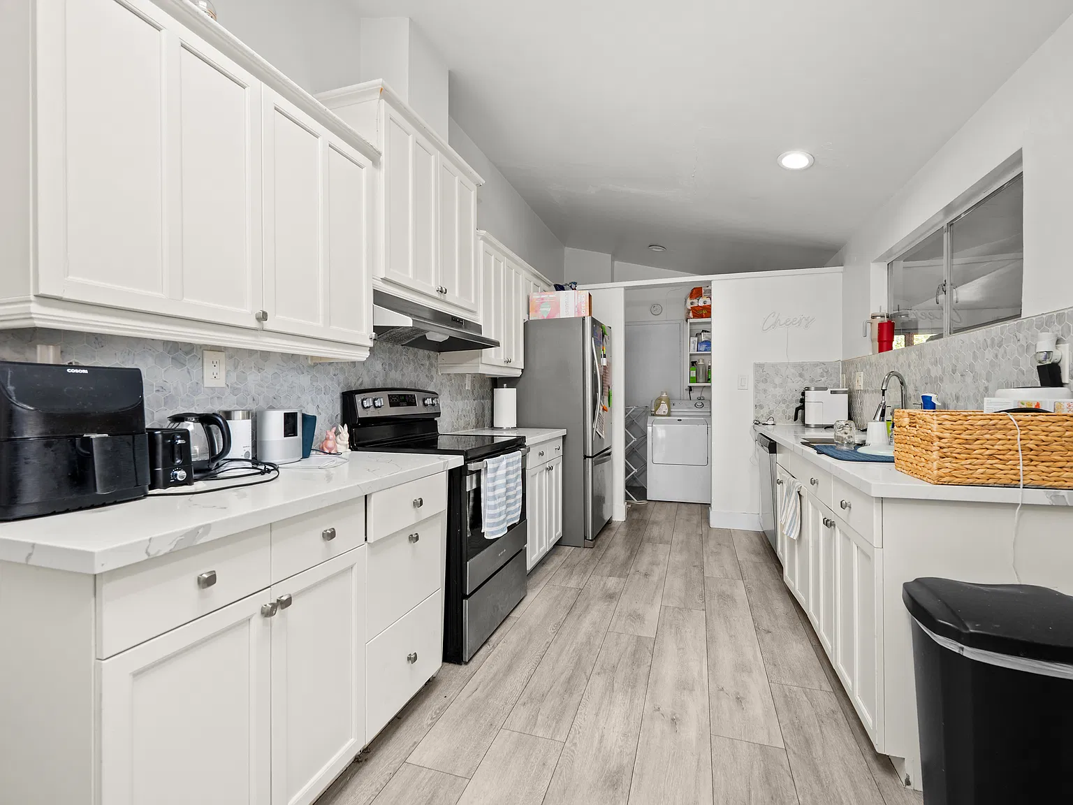 7 bed, 1735 sqft, $9,600 — Photo 3