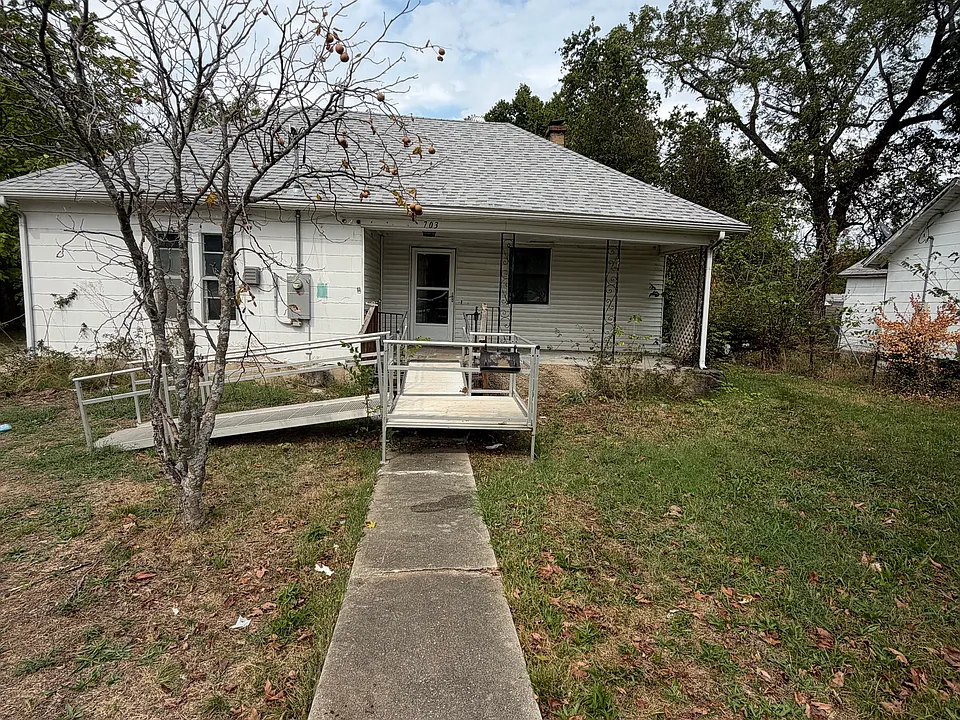 703 W Macon St #1