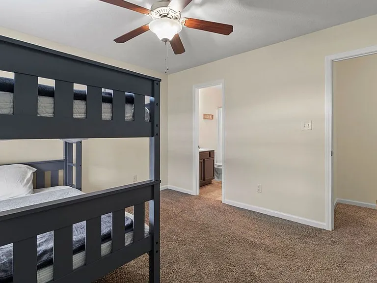 131 Glen Cannon Dr — Photo 20