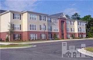 1st image of 2801 Bloomfield Court #206