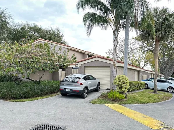 407 Bonnie Brae Way #22, Hollywood, FL 33021