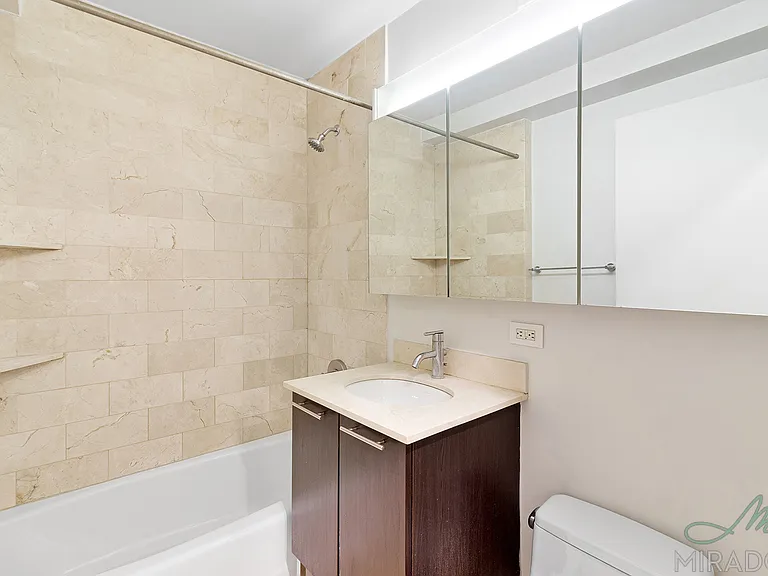 636 E 11th St #2G — Photo 9