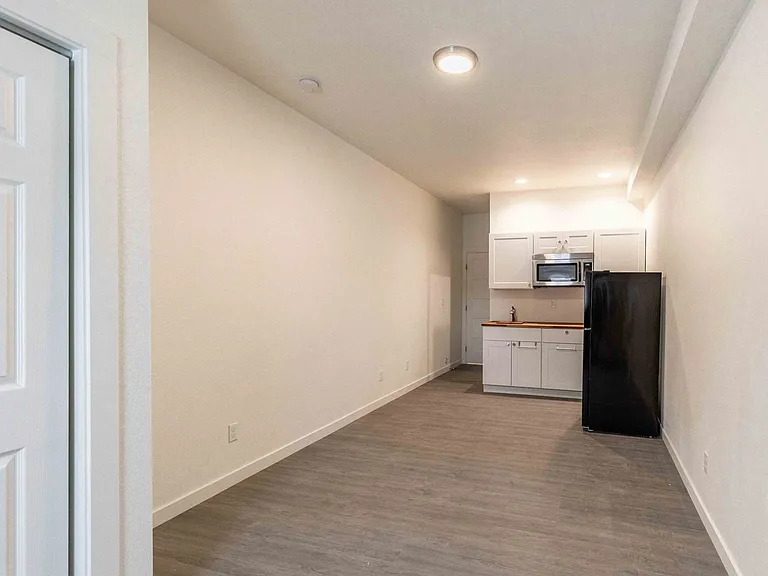 314 S Asbury St — Photo 3