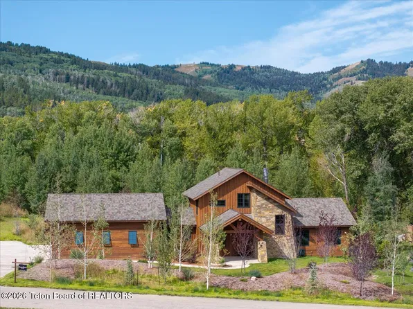 9802 Hiddenwaters Ln, Victor, ID 83455