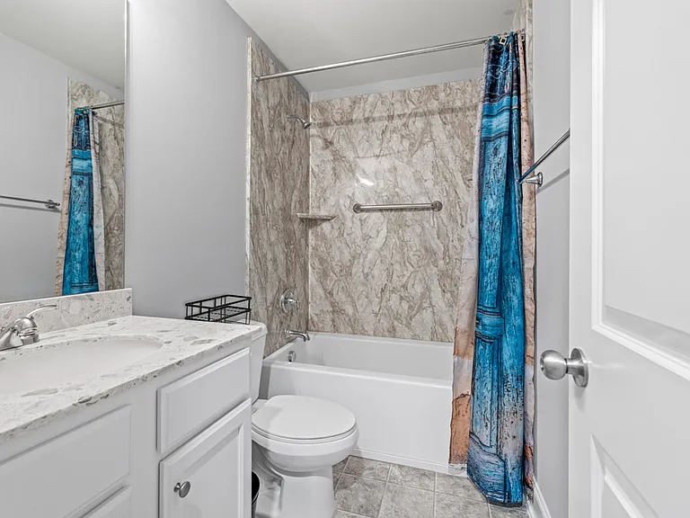 2570 Castellan Dr — Photo 38