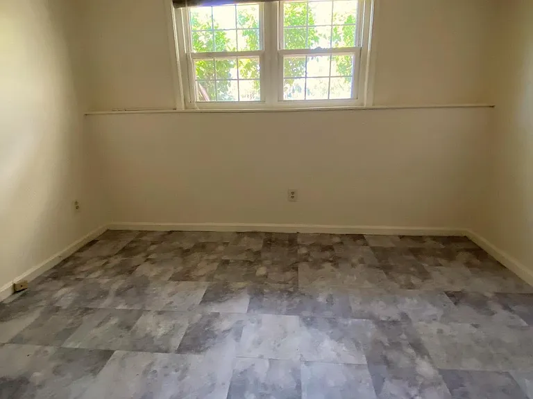 12339 Sandy Point Ct — Photo 16
