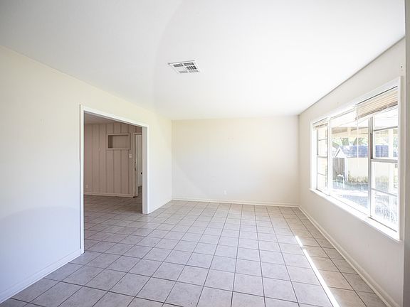 4th image of 709 Sundale Dr