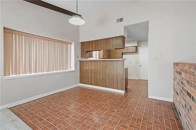 117 S Queens Dr — Photo 7