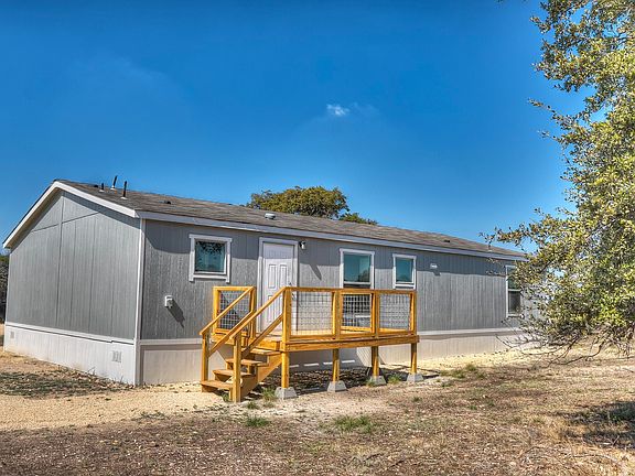 3rd image of 405 N Frio St #A