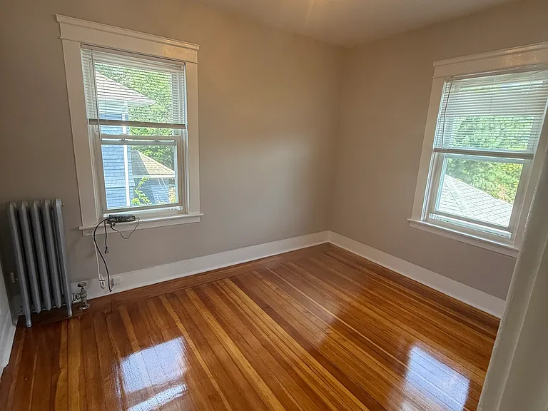 64 Rochambeau Ave #2 — Photo 9