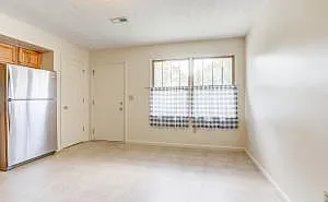 27 W Spring St — Photo 9