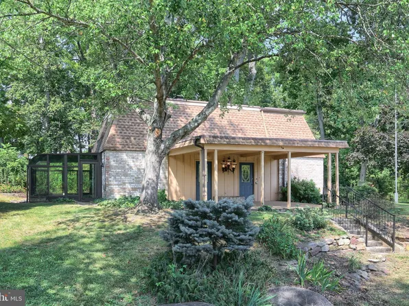 118 Blue Hill School Rd, Dover, PA 17315