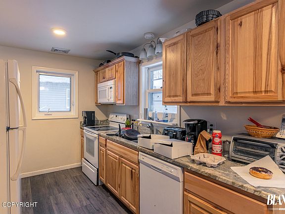 2nd image of 2735 Mack Blvd