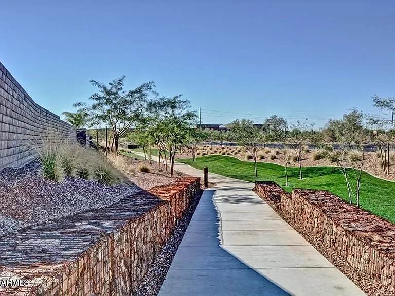 9969 W Robin Ln — Photo 46