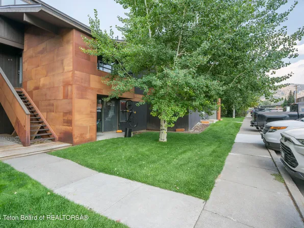 355 W Deloney Ave APT B-4, Jackson, WY 83001